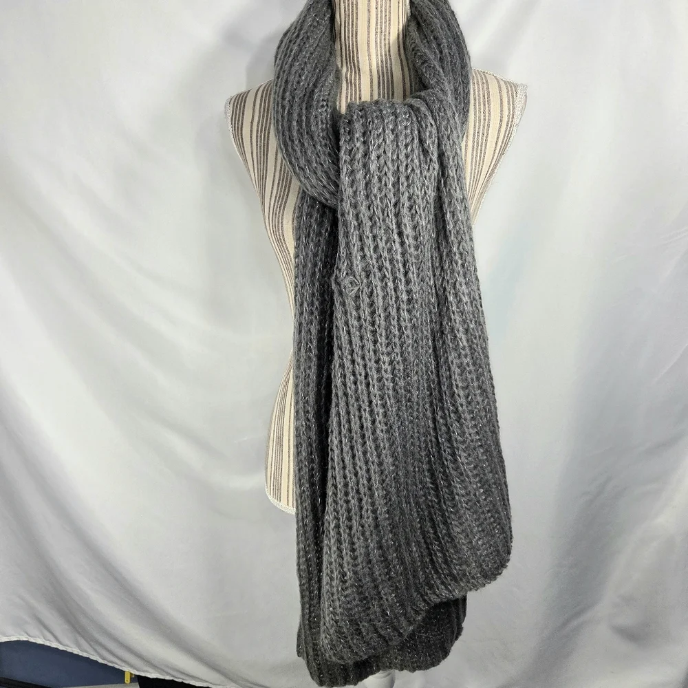 Forever 21 NWT Charcoal Grey w/Silver Metallic Knitted Scarf One Size
